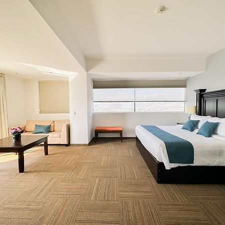 Hotel Stadium Λεόν Εξωτερικό φωτογραφία Suite at the hotel