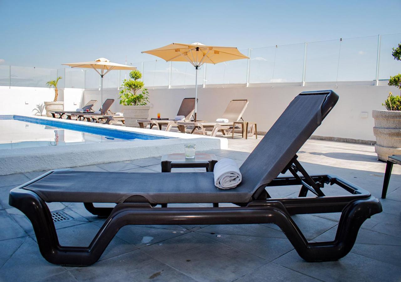 Hotel Stadium Λεόν Εξωτερικό φωτογραφία A chaise longue