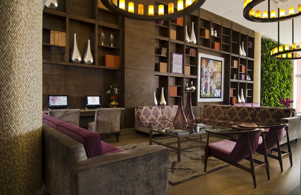Hotel Stadium Λεόν Εξωτερικό φωτογραφία The Library