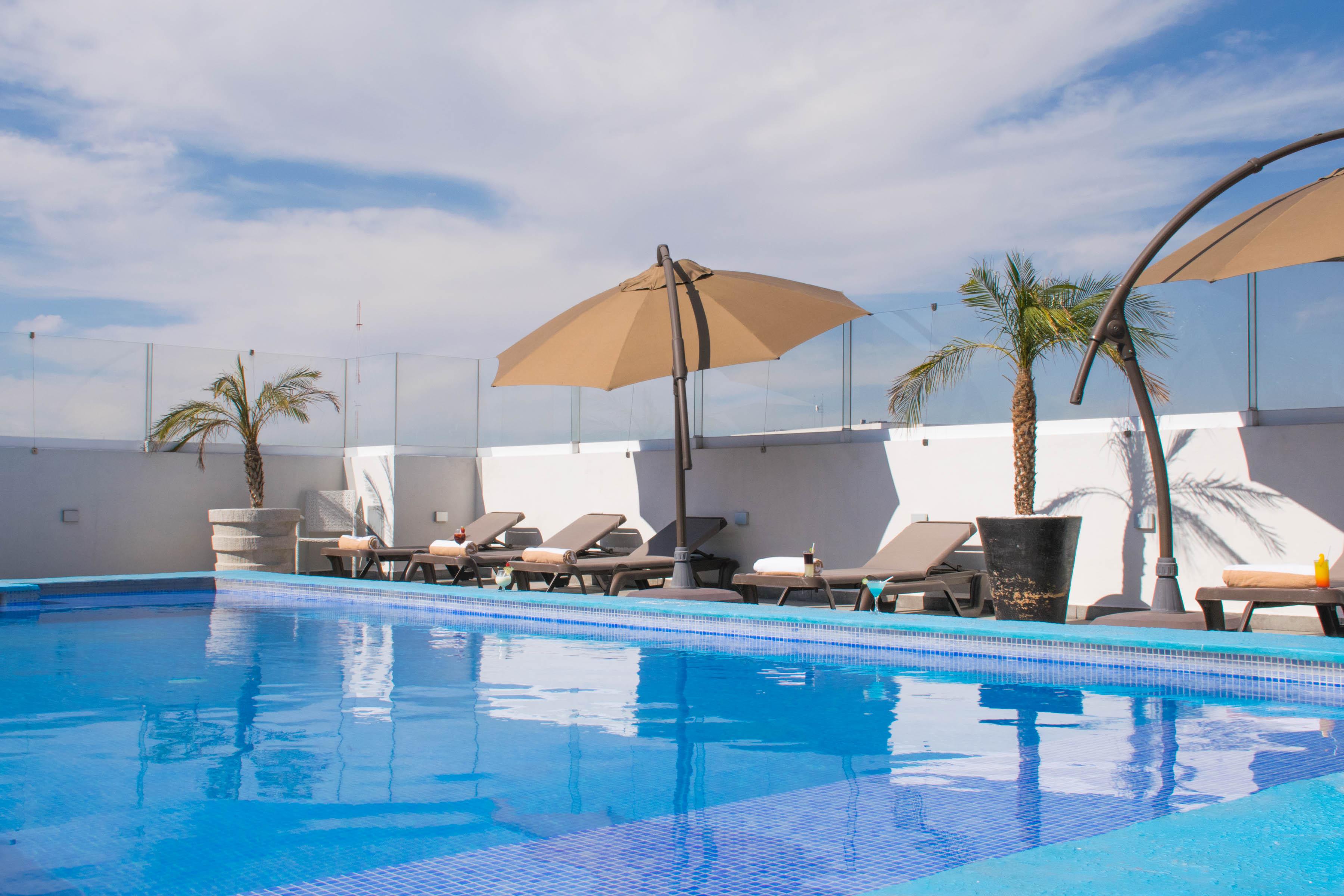 Hotel Stadium Λεόν Εξωτερικό φωτογραφία Rooftop pool
