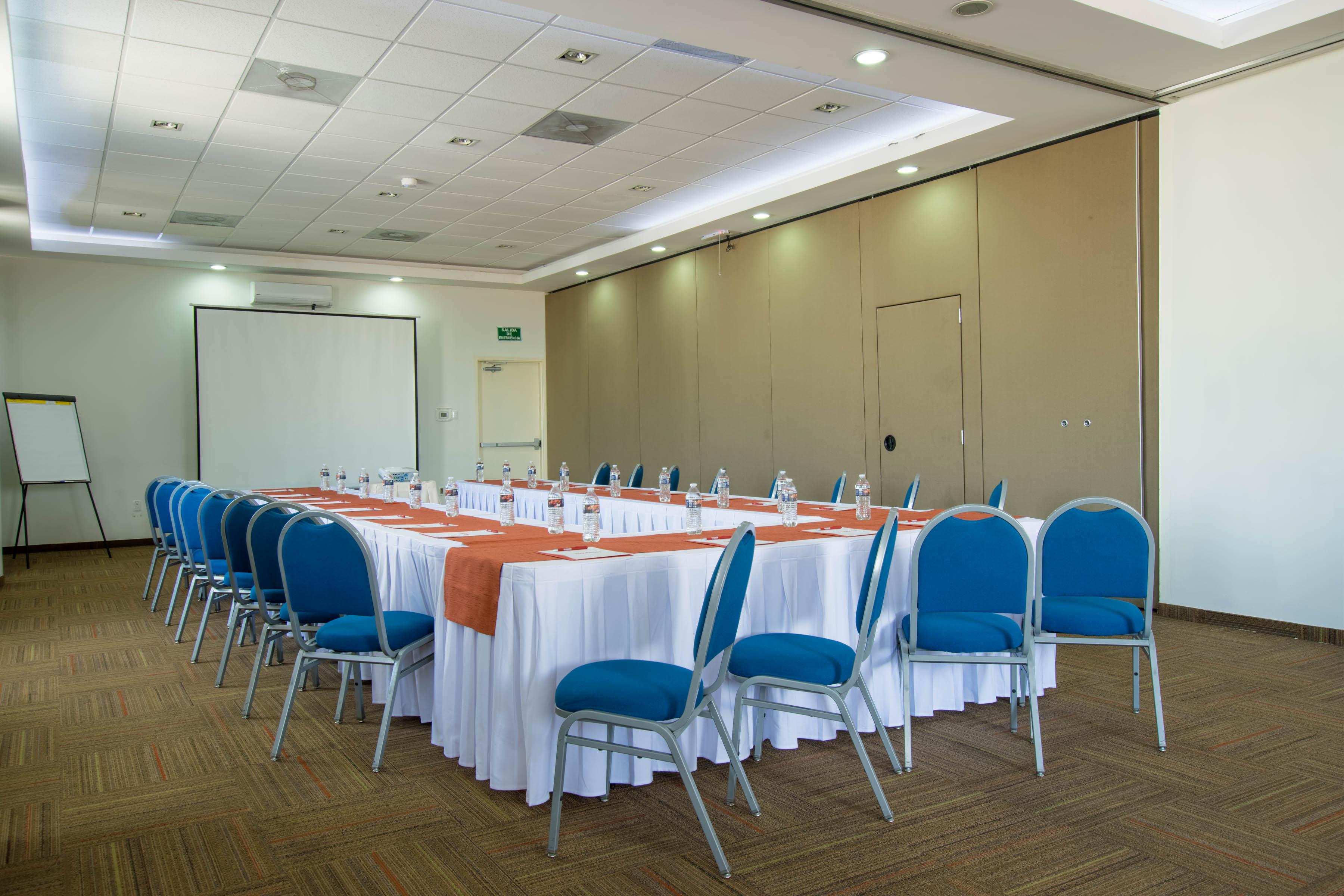 Hotel Stadium Λεόν Εξωτερικό φωτογραφία Meeting room