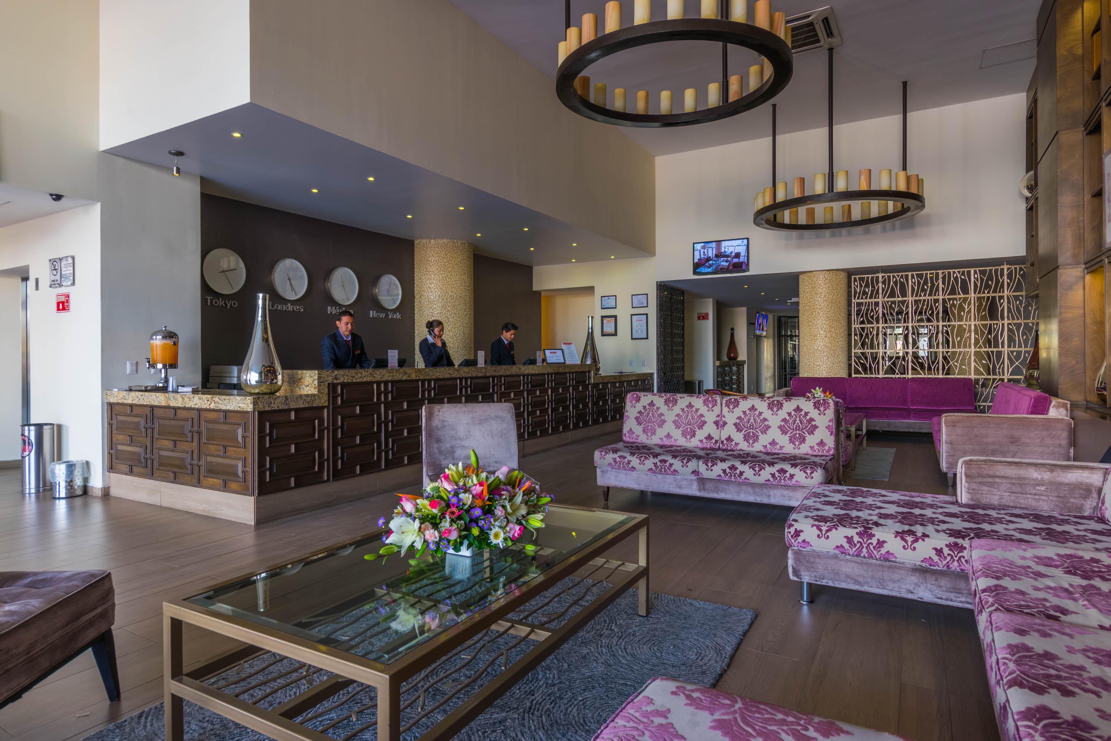 Hotel Stadium Λεόν Εξωτερικό φωτογραφία The lobby of the hotel