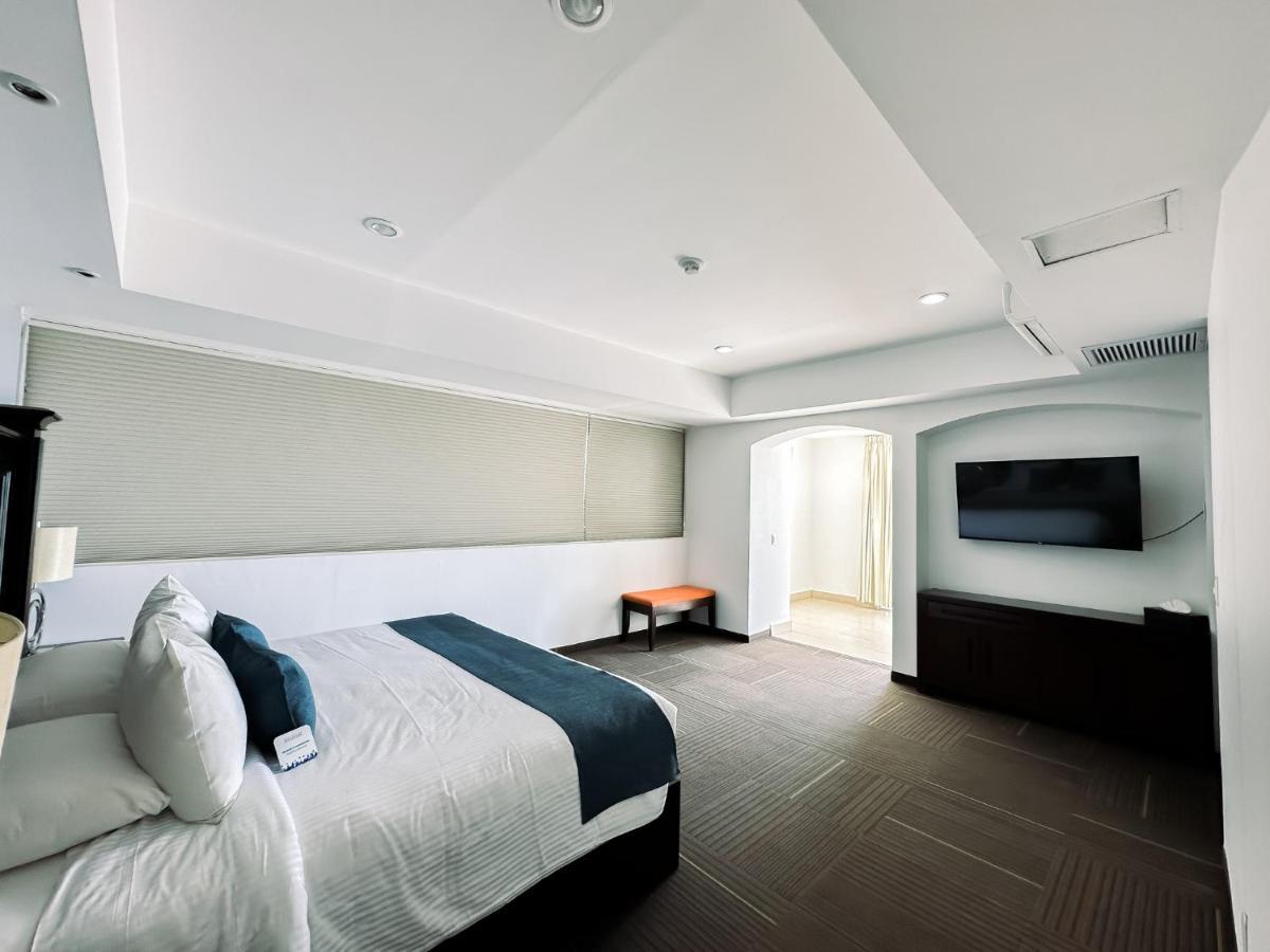 Hotel Stadium Λεόν Εξωτερικό φωτογραφία A room at the hotel