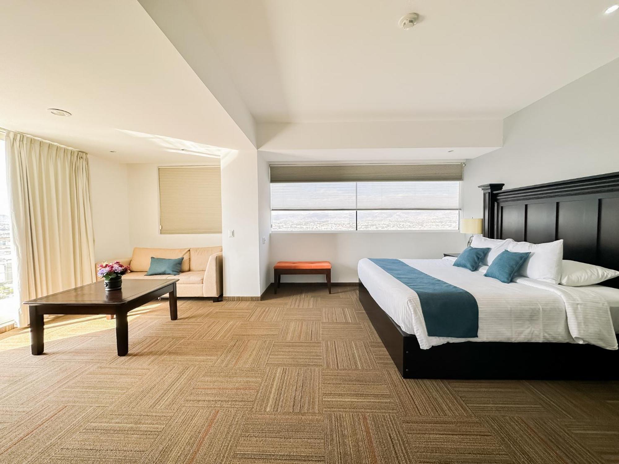 Hotel Stadium Λεόν Εξωτερικό φωτογραφία Suite at the hotel