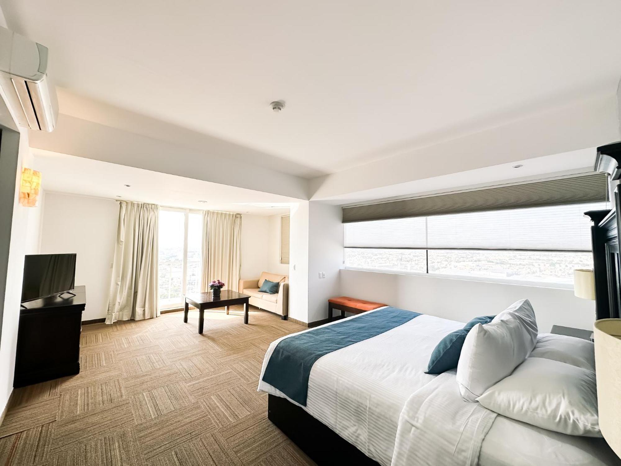 Hotel Stadium Λεόν Εξωτερικό φωτογραφία A room at the hotel