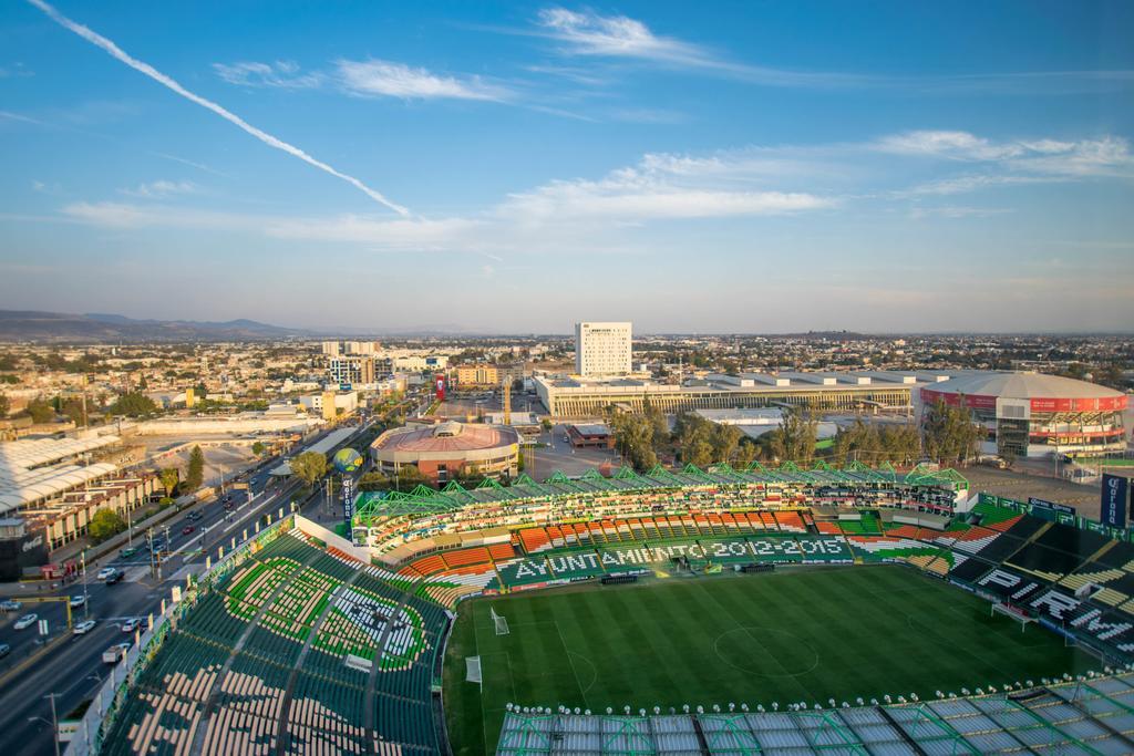 Hotel Stadium Λεόν Εξωτερικό φωτογραφία Aerial view of the stadium