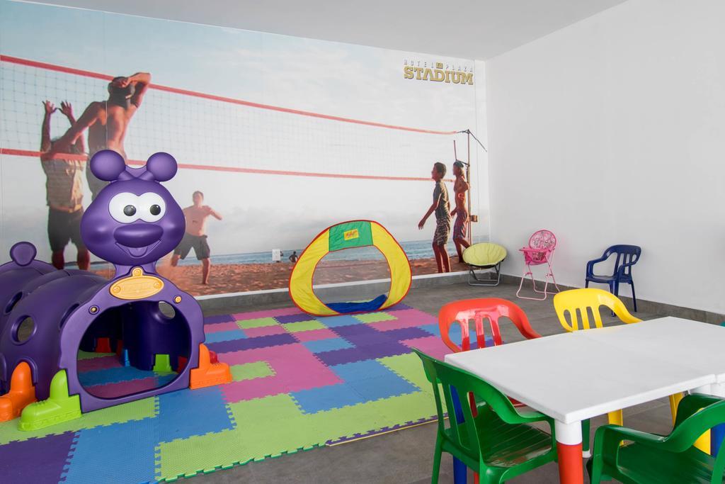 Hotel Stadium Λεόν Εξωτερικό φωτογραφία Kids Club