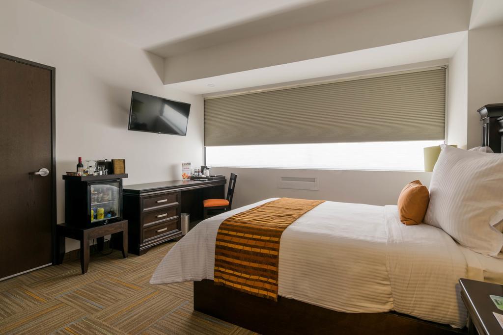 Hotel Stadium Λεόν Εξωτερικό φωτογραφία A room at the hotel